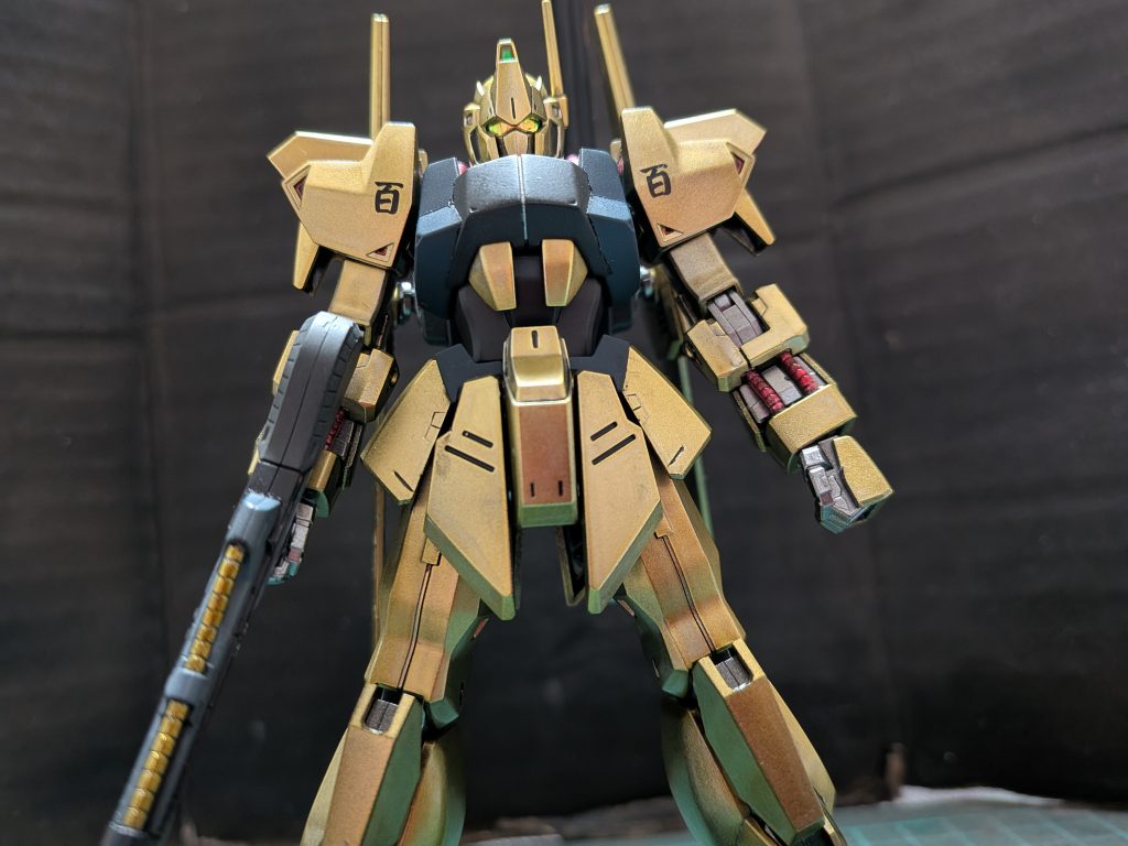 アオリ気味に。