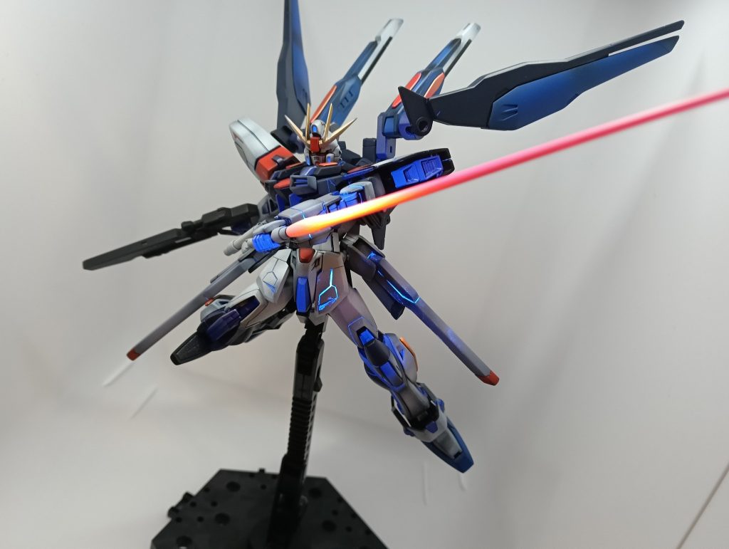 サーベルエフェクトも発光しますここからはポージングをしていきます。