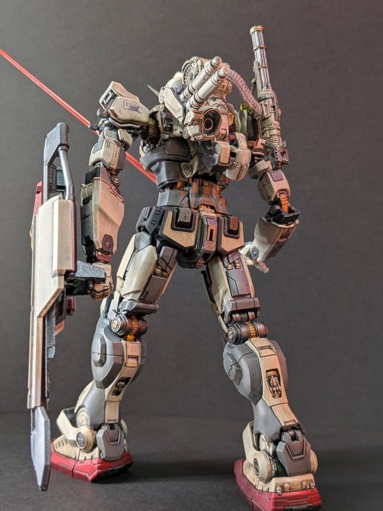 撮影設備もほとんどない為、色画用紙の黒、カラーセロハンを100均で購入し、照明の色見を変えて撮影してますが、普通光だとこんな感じの仕上がりです。今回のジオラマ初挑戦！ですが、ガンスタでジオラマ制作されている方々の凄さを痛感しましたが、とても良い経験になりました😆見て下さった方々、よろしければ次回作もまた見てやって下さい😊