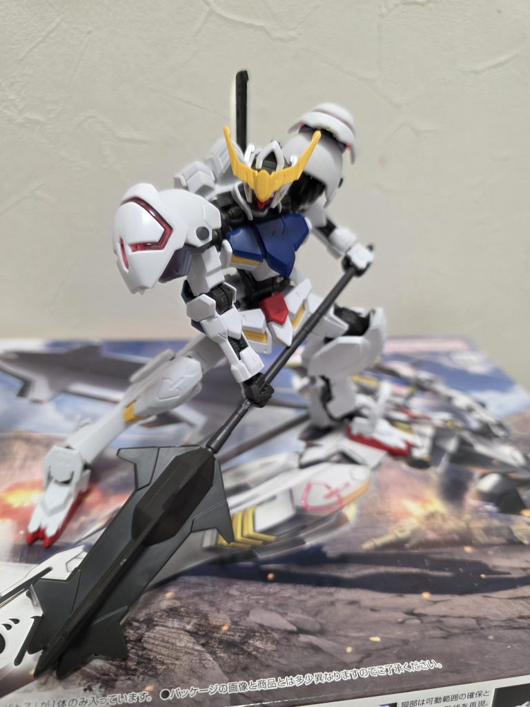 バルバトスの装甲強化として追加されたアーマーといった設定です。