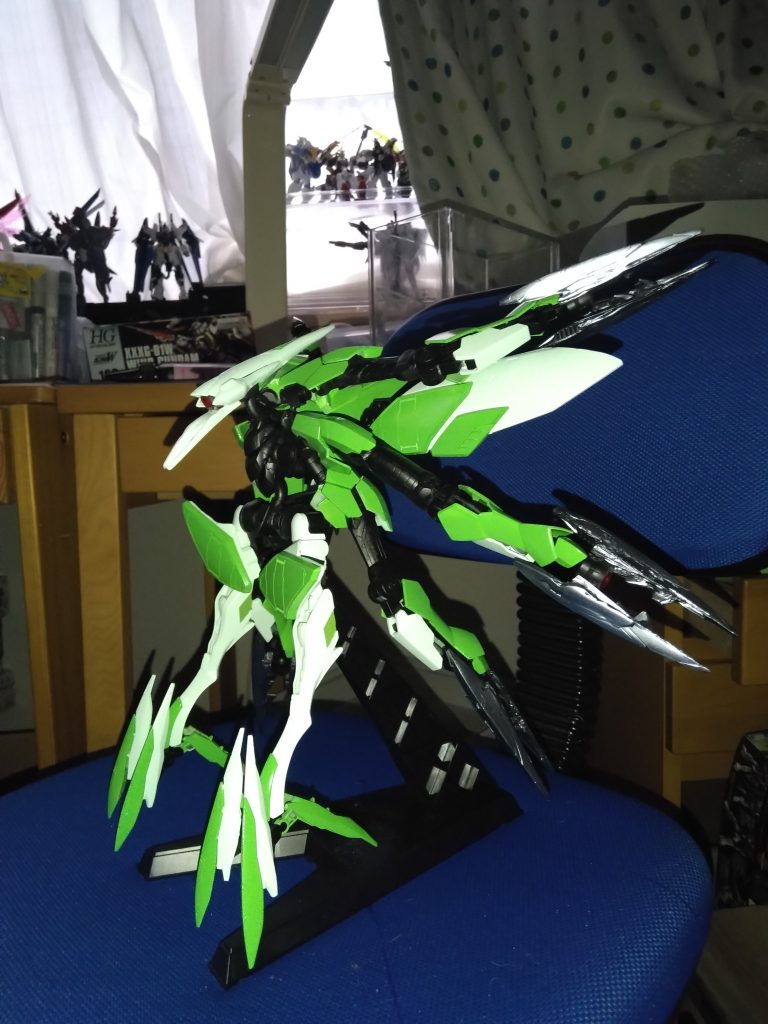 蛍光色なのが昆虫のようでハラエルのコンセプトにも合ってると今人的にカラーリングは満足しています！色が本間のと見比べると違う箇所とかはいくつもありますが、あくまでもどきなので良しとします。