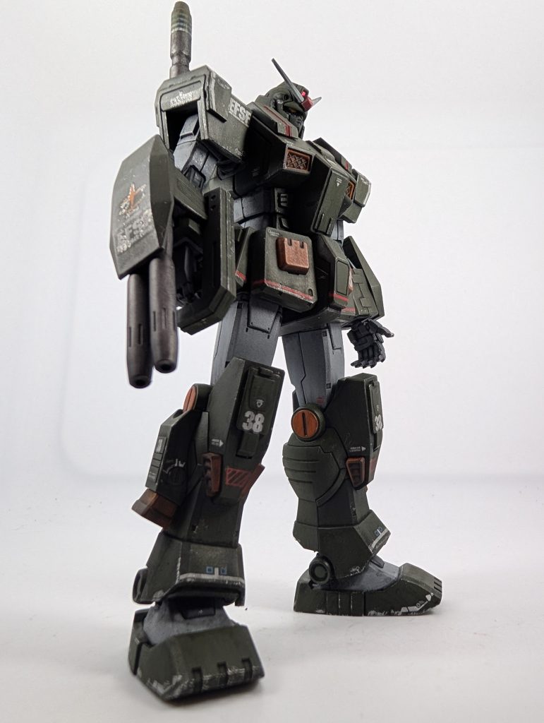 付属の水転写デカール、劣化してきてたのか水に浸しても台紙からなかなか剥がれない、貼り付けたらデカールが浮く…など苦戦しました😅時間が無いのに！（笑）