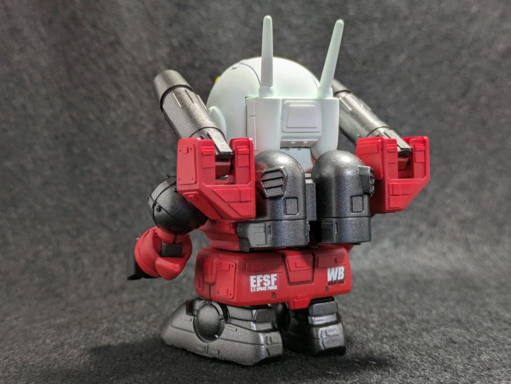 可動域が狭くポージングが厳しいです。