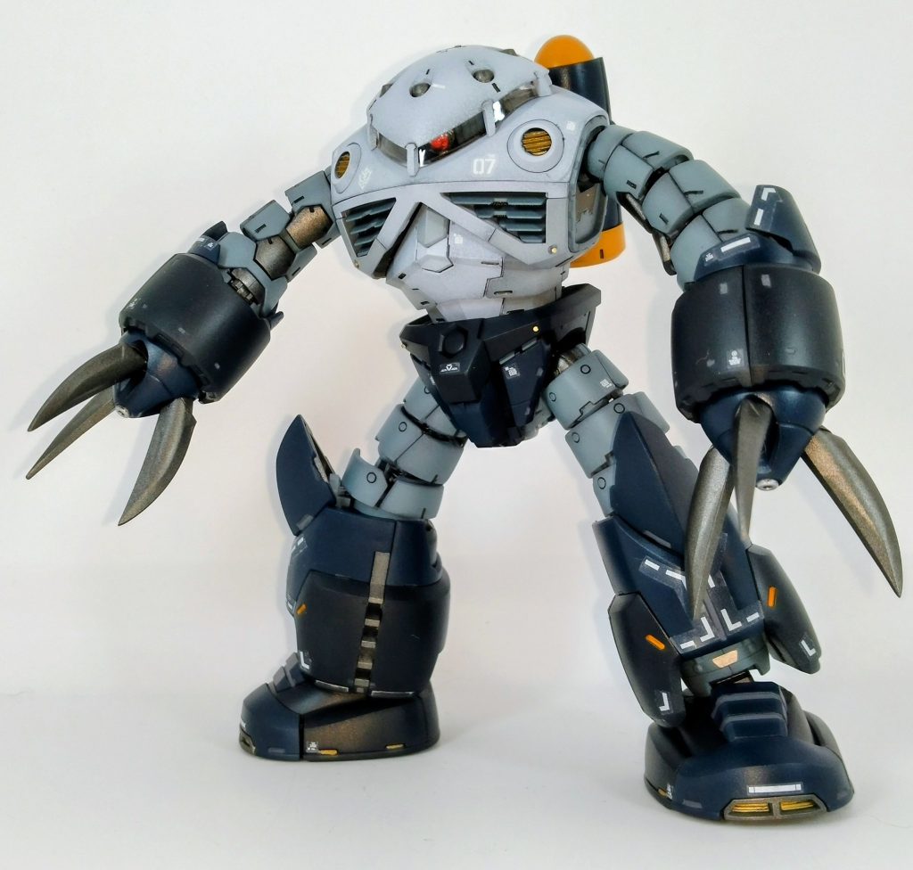 青ベースでグレーやミッドナイトブルー、ホワイトを調色して各部塗装しました。