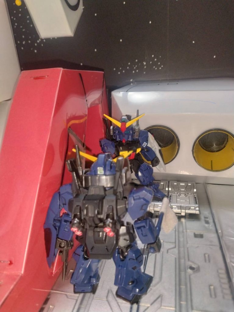 「ガキッて、今の話本当なんですか？」「ガンダム3号機でます。邪魔はしないでくれ！俺はお袋を助けに行くんだっ！」「なんであんな所にお袋がいるんだっ」