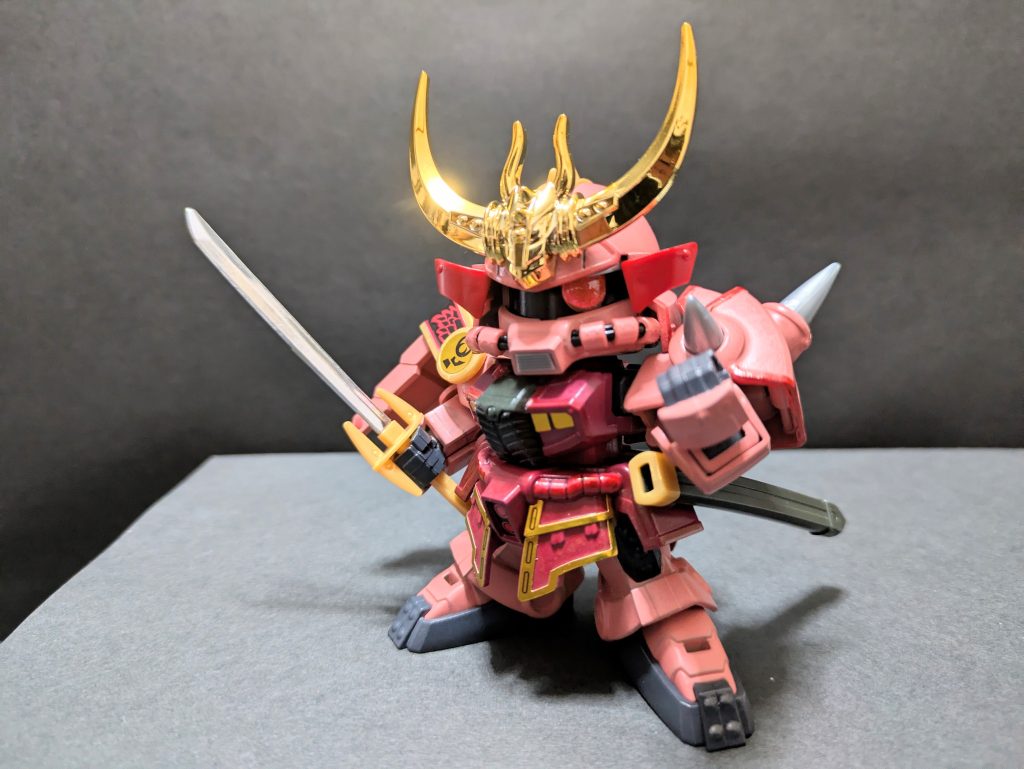 闇武者　魔殺紅璽怨軍を統べる〝弐十魔刃〟闇皇帝の腹心〝三彗星〟の一人。魔界随一と謳われる剣の達人であり、卓越した戦闘能力から〝赤い彗星〟の異名をとる。主君への忠義はあるものの自らの美学を曲げてまで命令を遂げようとしない一面を持つ。魔族らしからぬ武士道精神の持ち主であり、無益な殺傷を嫌う。先発隊として地上に侵攻した闇軍団の陣頭指揮を執るが、白帝率いる武者軍団に阻まれ撤退を余儀なくされた事で〝宿敵〟白帝との数奇な運命に翻弄されていく。雑兵長の殺駆頭は実弟にあたる。