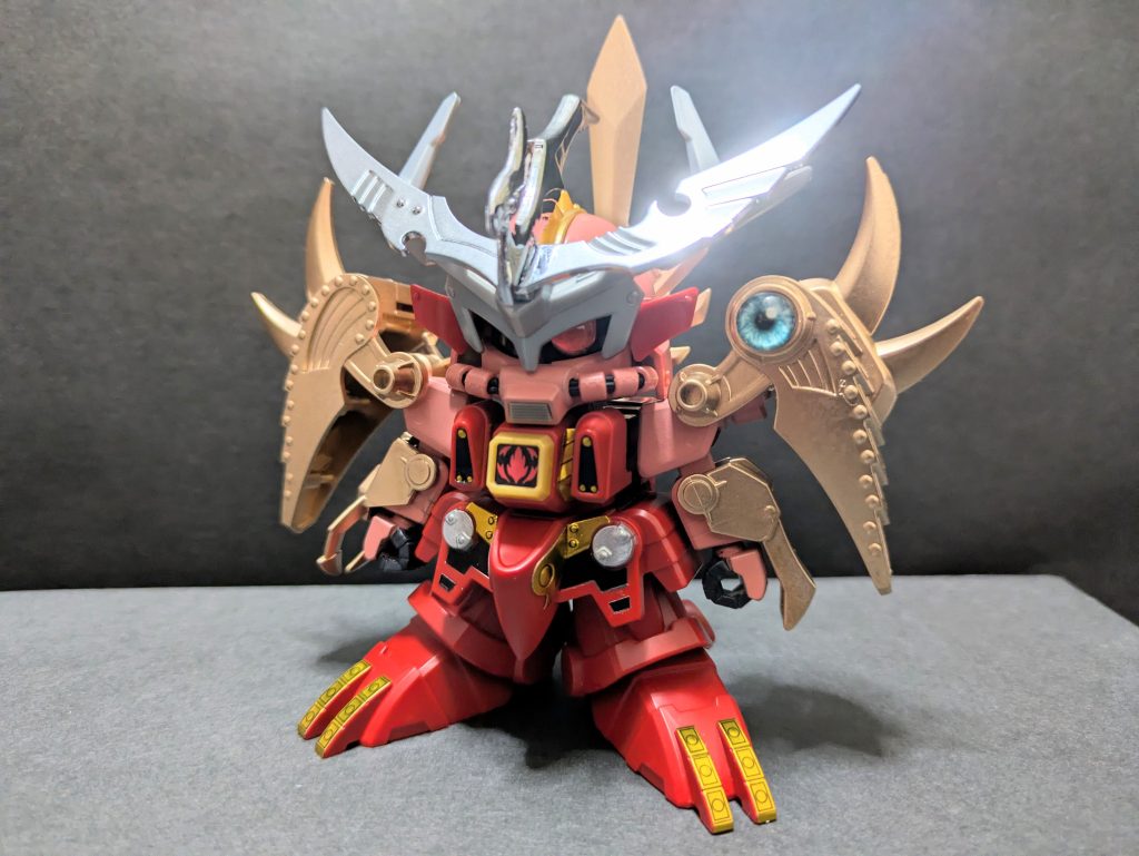 闇将軍　魔殺紅闇皇帝の魔力によって生み出された〝闇の鎧〟を装着した強化武装形態。実力主義、正々堂々の勝負を美学とする魔殺紅は、この鎧を纏う事には消極的である。元より装着してまで拮抗する対戦相手などこれまで巡り会えておらず、白帝との激闘の際に初めて闇将軍化する。自我を保つのがやっとなほど強大な鎧の魔力に頼った事で制御し切れず、白帝との初戦は相討ちに終わる。