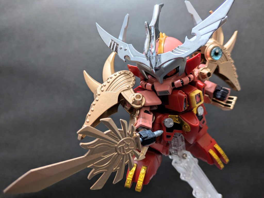 右肩には魔黒眼（闇皇帝の支配下にあるものに浮かび上がる邪眼）がギロリ。100均で仕入れたセルフネイルキットの目ん玉を活用。