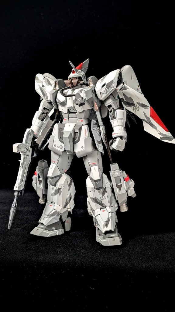 汚染地域仕様と言う事でガスマスクをイメージ。　脚部のバーニアはガンプラの寄せ集めで作ってます。