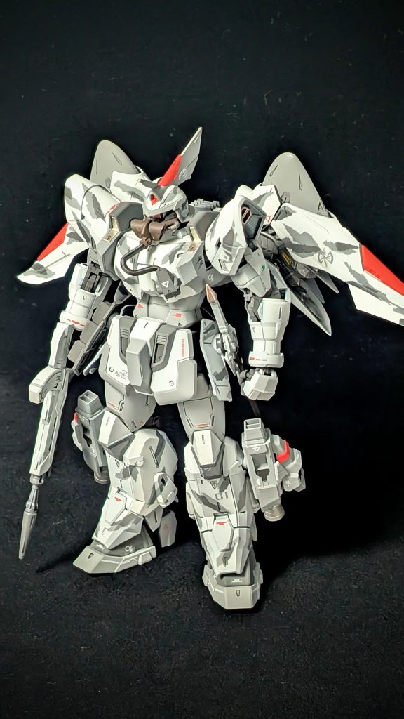 デカールではなく付属のシールを使ってます。