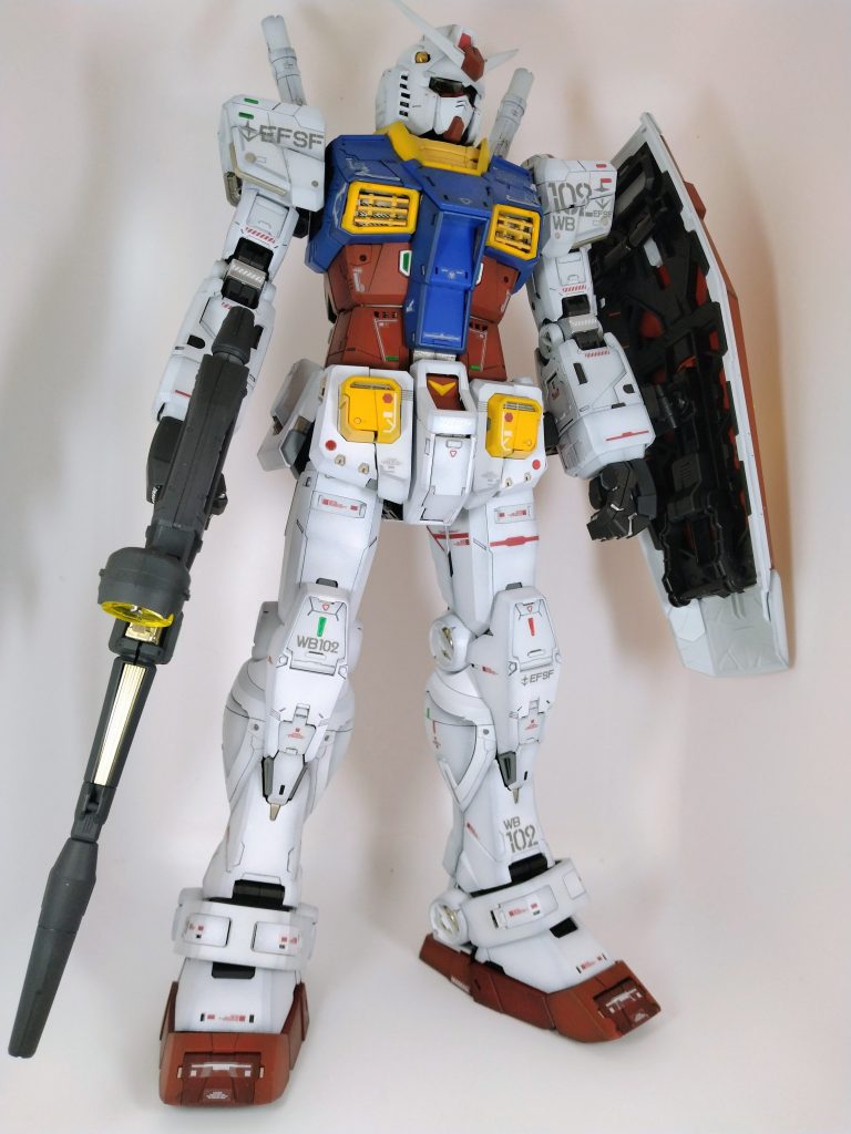 つや消し後にメタリックホイルシールを貼りました。