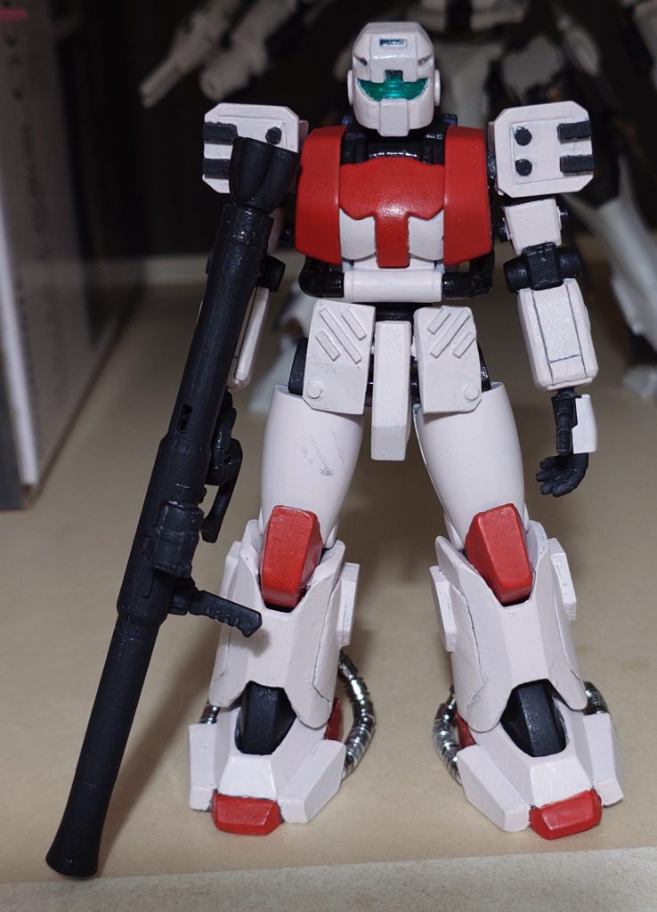 人生2回目のガンプラ改造&塗装。それもあって塗装ミスってたり工作技術甘かったりするけどザニーが手元にあるだけで満足度高し細かいところとか武器までは再現できなかったから、いつかまた挑戦したい