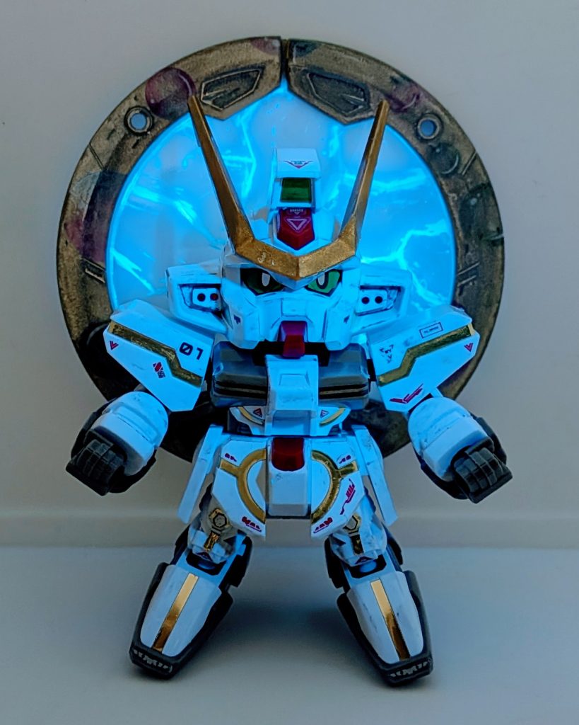 背中にはプラ板貼って、エナメル塗料で放電跡を描いたよ⚡️ブラックライト当てると光ります😁（ホントのスターゲイザーガンダムがこんなry()）