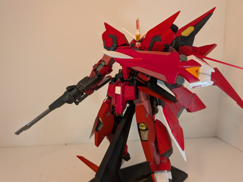 膝の部分にもルブリス・ソーンの膝スラスターを使用。