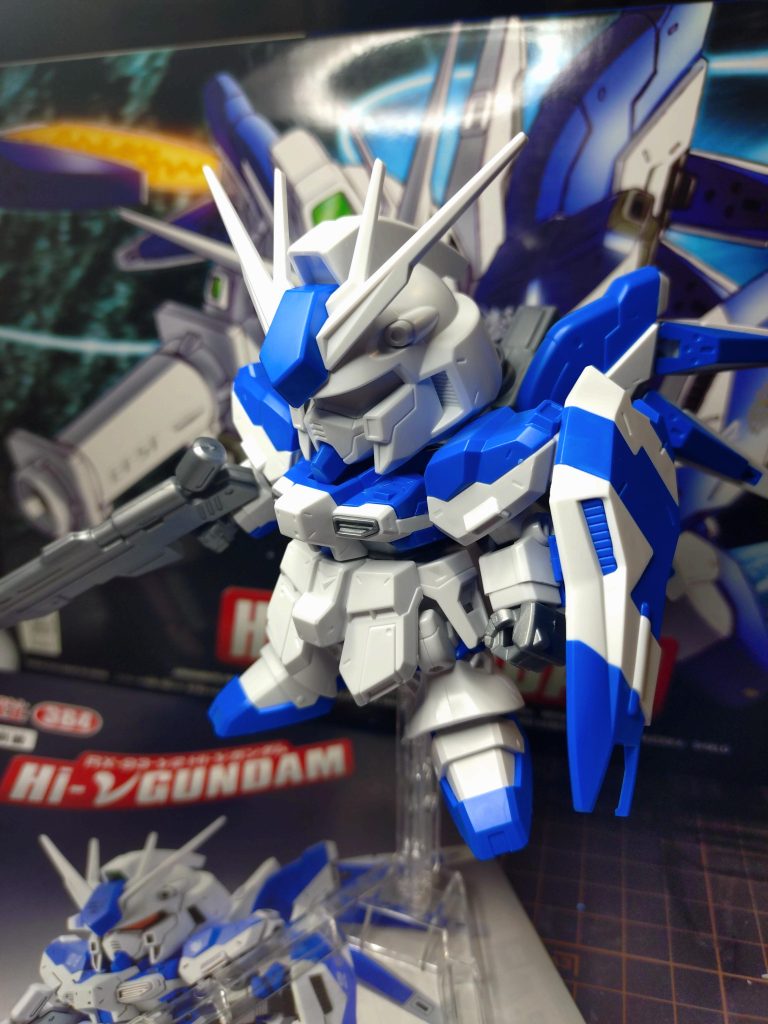 素組。ホワイトもブルーもだいぶ優しい色合いだったのでガッツリメリハリをつけました。スミ入れもライトグレーではぼやけた印象になる気がしたのでブラックを使用してます。