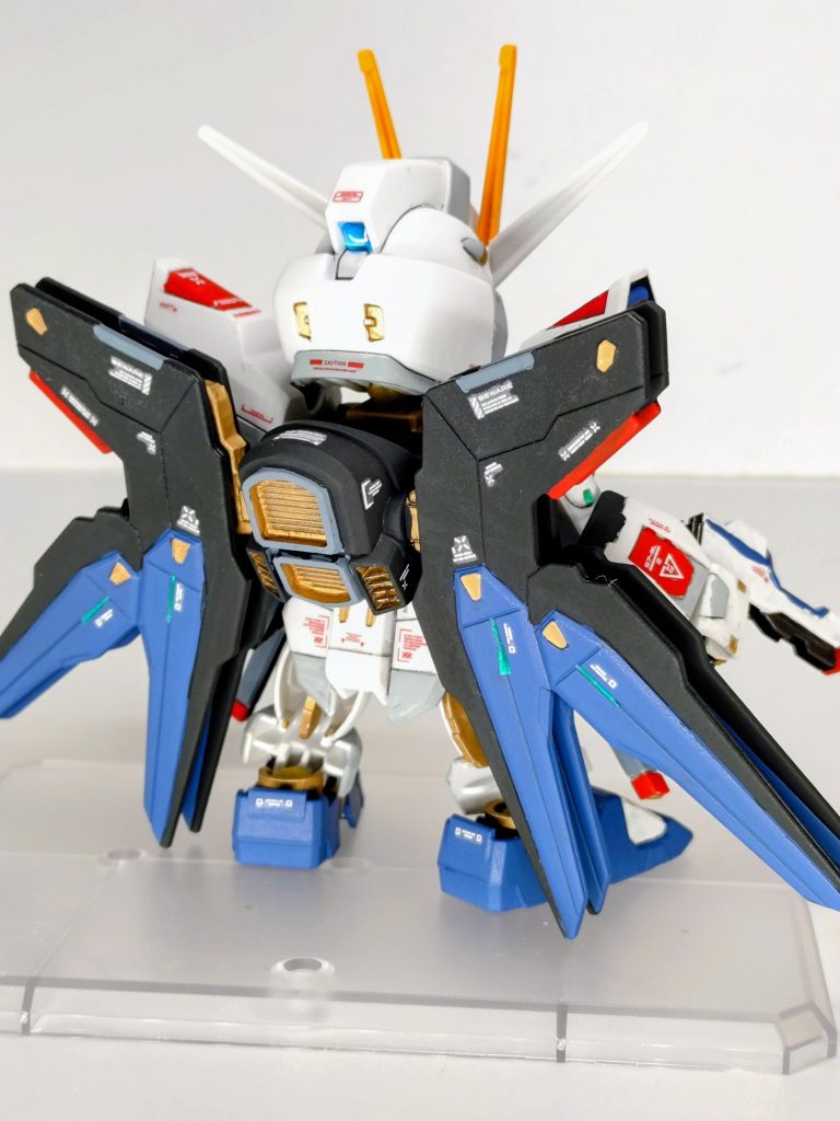 白…オフホワイト赤…モンザレッド青…エアリアル(改修型)ブルー黃…ハイネオレンジ黒…ジャーマングレー灰1…エアクラフトグレー灰2…ネイビーグレー金…スーパーリッチゴールドセンサー類はラピテープにレジンコーティングでギラギラに仕上げてます。