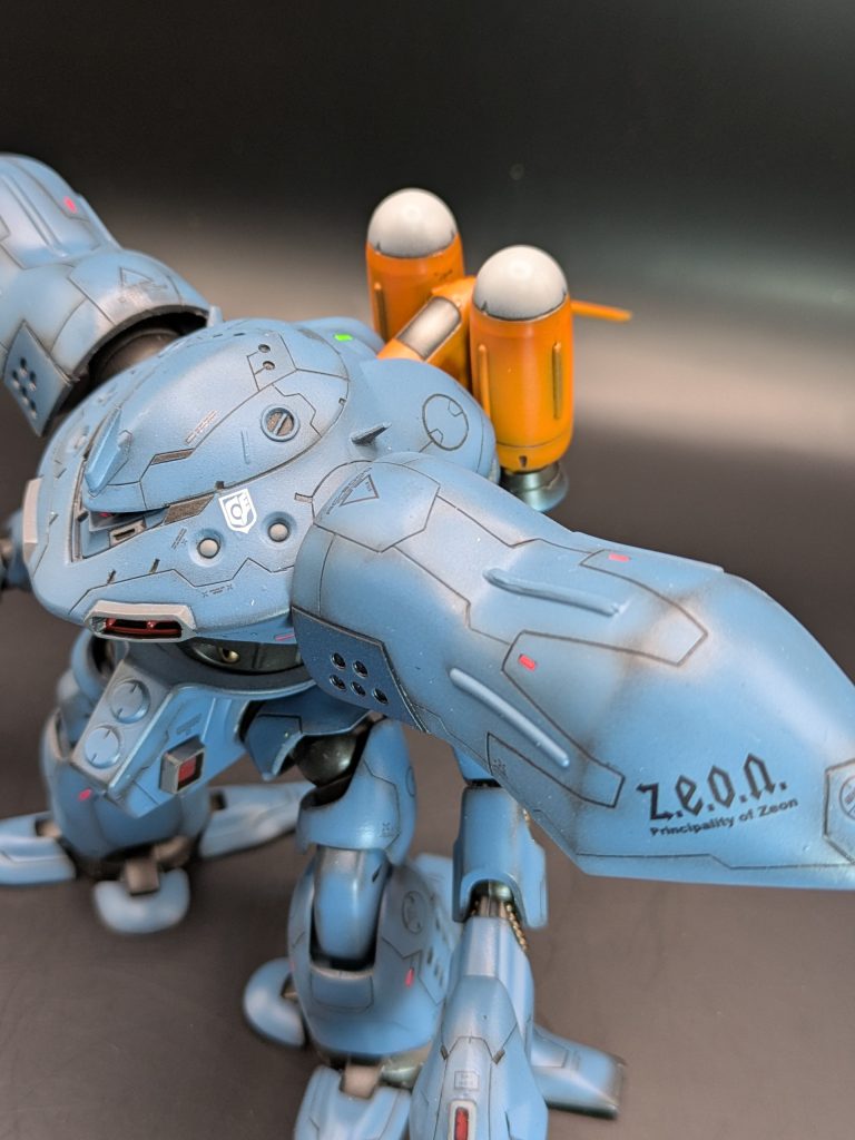 けっこう渾身のスジ彫りです。