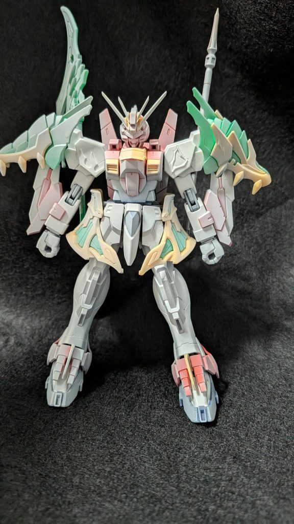 サフ後。カラーリングはすごく悩みましたが、赤、白、金の三色をベースにまとめました。