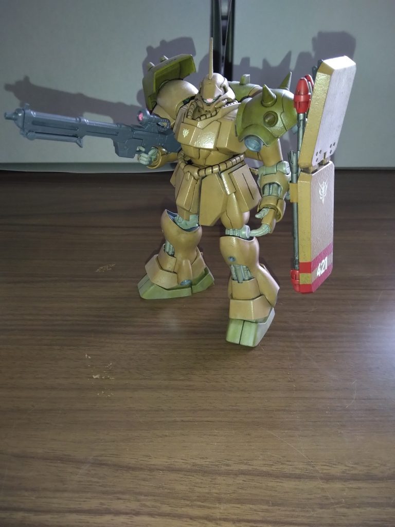 一番機「ドロセル1」　男　三十代後半元ジオン公国軍所属開戦にあたり編成された「シーマ艦隊」に配属され、コロニーへの毒ガス注入作戦等に従事する。「デラーズ戦役」にて艦隊が壊滅した後は、残存兵達のまとめ役としてHC社設立の中心となる。