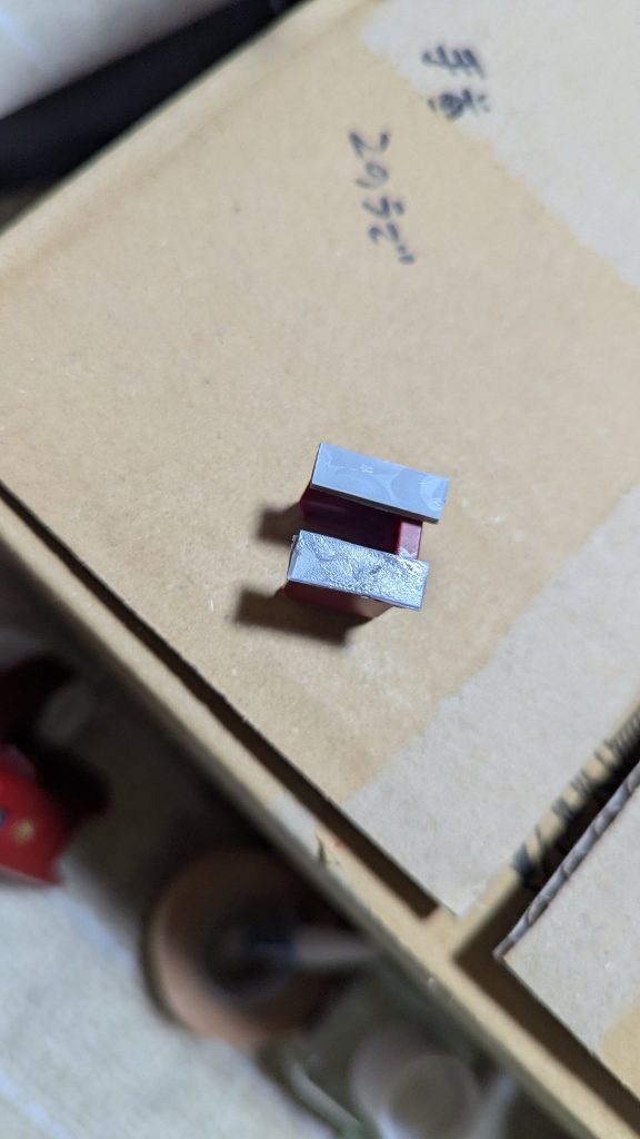 こんな場合のみプラ版重ねて延長します…貴重な1ミリプラ版(›´ω`‹ )※只今、制作中のMGサイコザクの肩パーツ