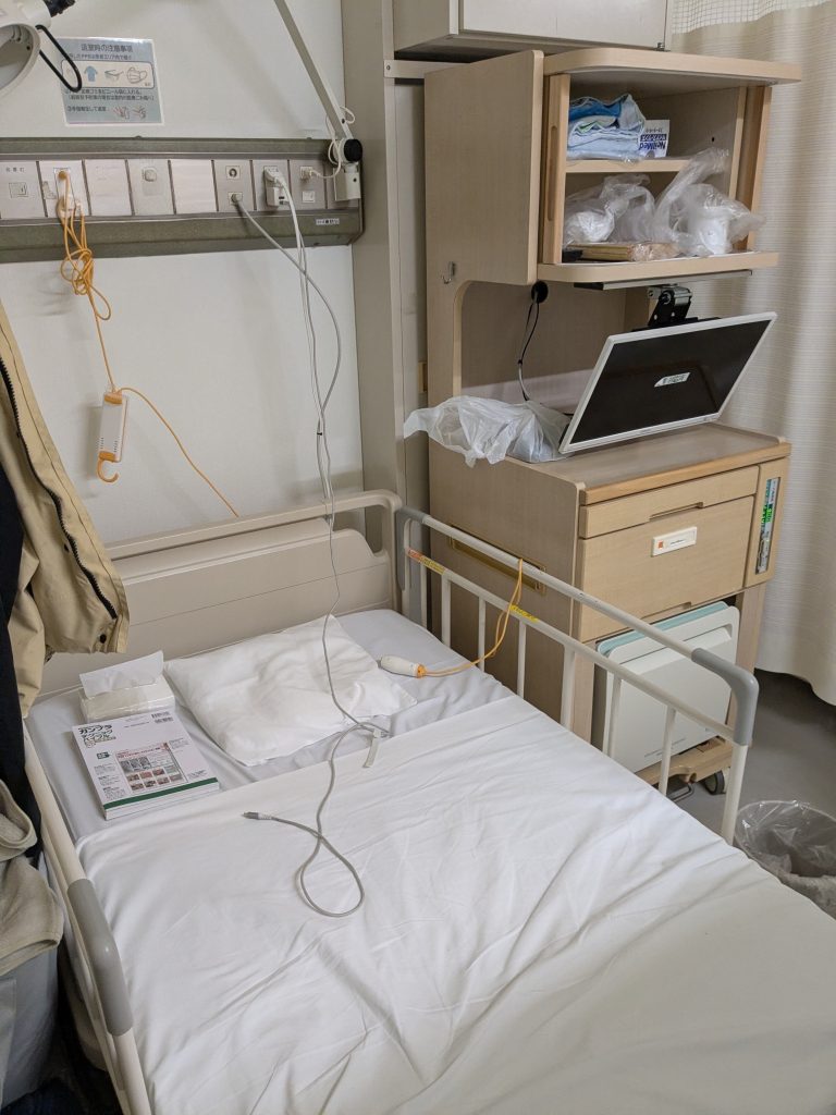 作品名：昨日、難病の為。入院しました。今日、午前手術。<p>昨日のガンプラ再販。HG 量産型ザク＆ビックガン(サンダーボルト版)が、欲しくて16時〜18時まで外出したいと言ったが駄目だと言われた。12月6日(土)のガンプラ新商品の発売日も行けそうに無いです。入院する1ヶ月前から交 […]</p>
