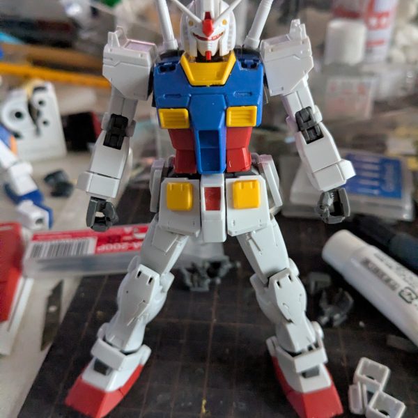 2025年 12月29日(月)。初めて、ORIGINガンダムを仮組みをしたが、頭、胴の接続が噛み合わせが悪くて大変だった。取り敢えず仮組みをしてみた。&nbsp;&nbsp;&nbsp;&nbsp;&nbsp;（2枚目）