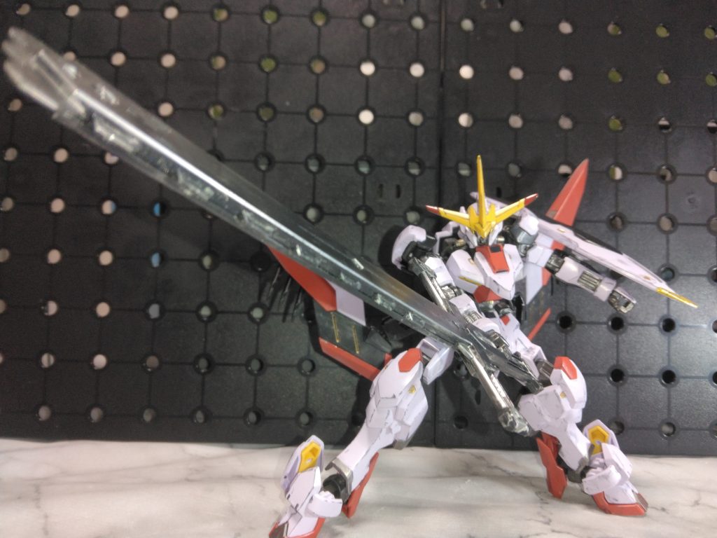 最後は下からのアングルで。端白星は設定では形態が何種類かいて、直近ではガンダムザガンが発売されたので、ウルズハントの物語の続き、マルコシアスとの関連も見てみたいものですね。