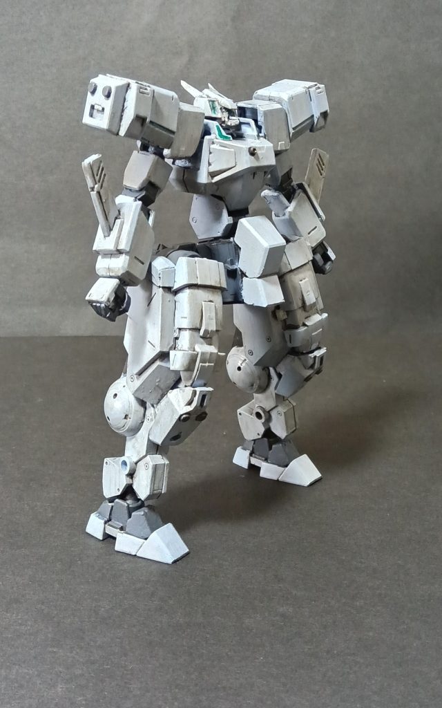 兵装担架ユニットと跳躍ユニットを外した状態。割と設定画に似ている気がする…気がするだけ。地味にこの状態がお気に入りです。