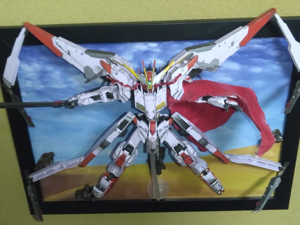 サブアームを収納しているバインダーやサイドアーマーも部分塗装すると印象が変わるので、最初からしていれば良かった。