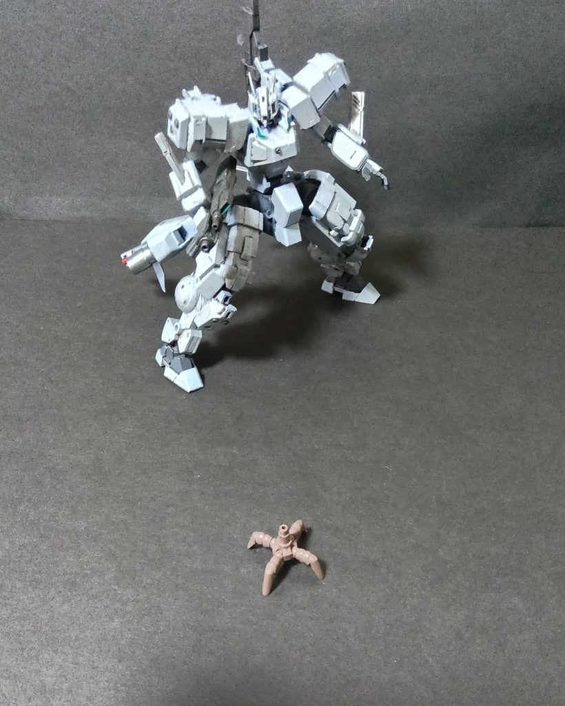 BETA?と対峙するファントム。