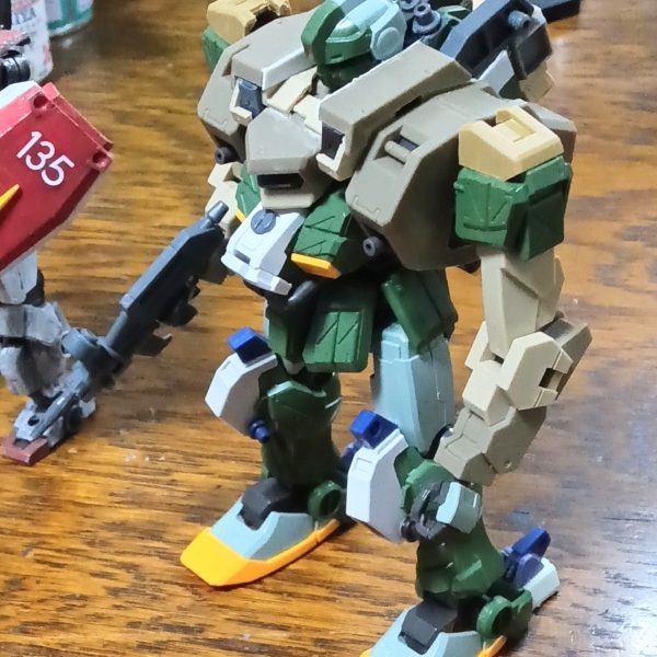 境界戦機のジョーハウンドとジムストライカーのミキシング。背面を盛りすぎてバランスが悪い。（2枚目）