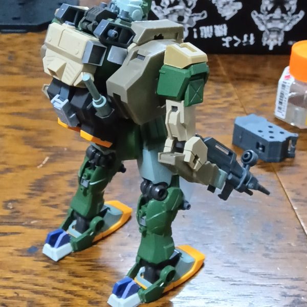 境界戦機のジョーハウンドとジムストライカーのミキシング。背面を盛りすぎてバランスが悪い。（3枚目）