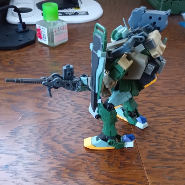 180mmキャノンもどきとミサイル。シールドはサブアームで保持。（3枚目）