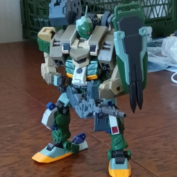 180mmキャノンもどきとミサイル。シールドはサブアームで保持。（2枚目）