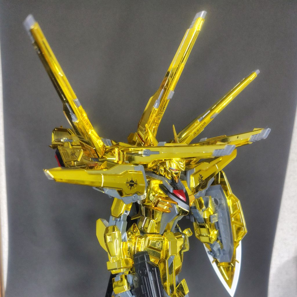 劇場版で初めて見せた射撃態勢。劇場版でもアカツキの活躍を観ることが出来て、こんなに嬉しいことはない。