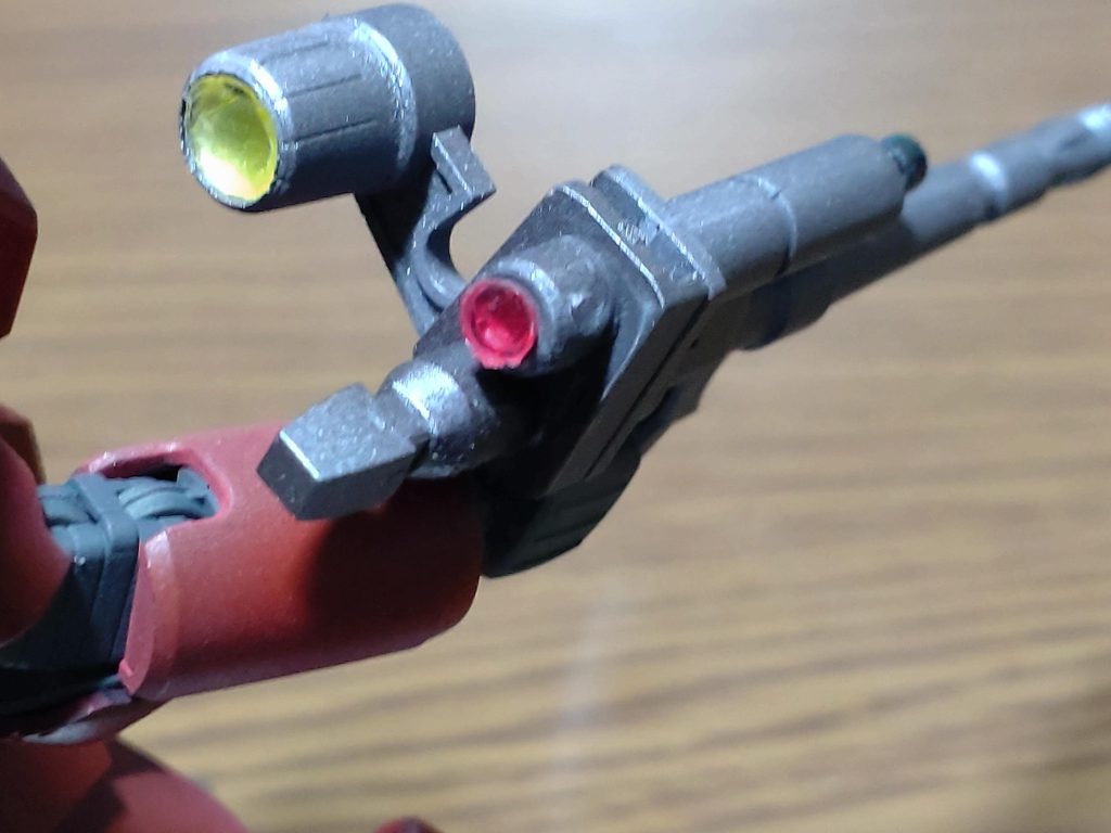 ライフルのスコープ部分もレジンにて作成し、望遠レンズっぽくしてみました。