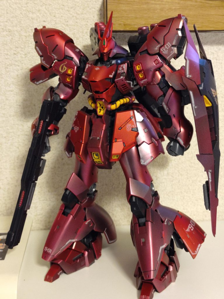 シャア専用機は、つや消しやウェザリングよりも、メタリックで光沢感ある塗装がよく合いますね。