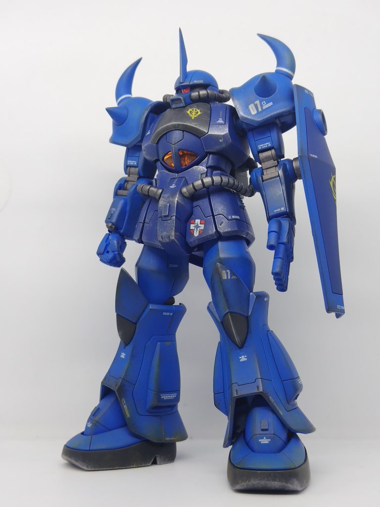 頭頂部を切り開き、ヒサシを落として悪顔化。アンテナ、スパイクは鋭利化してます。モノアイはHアイズに変更しています。