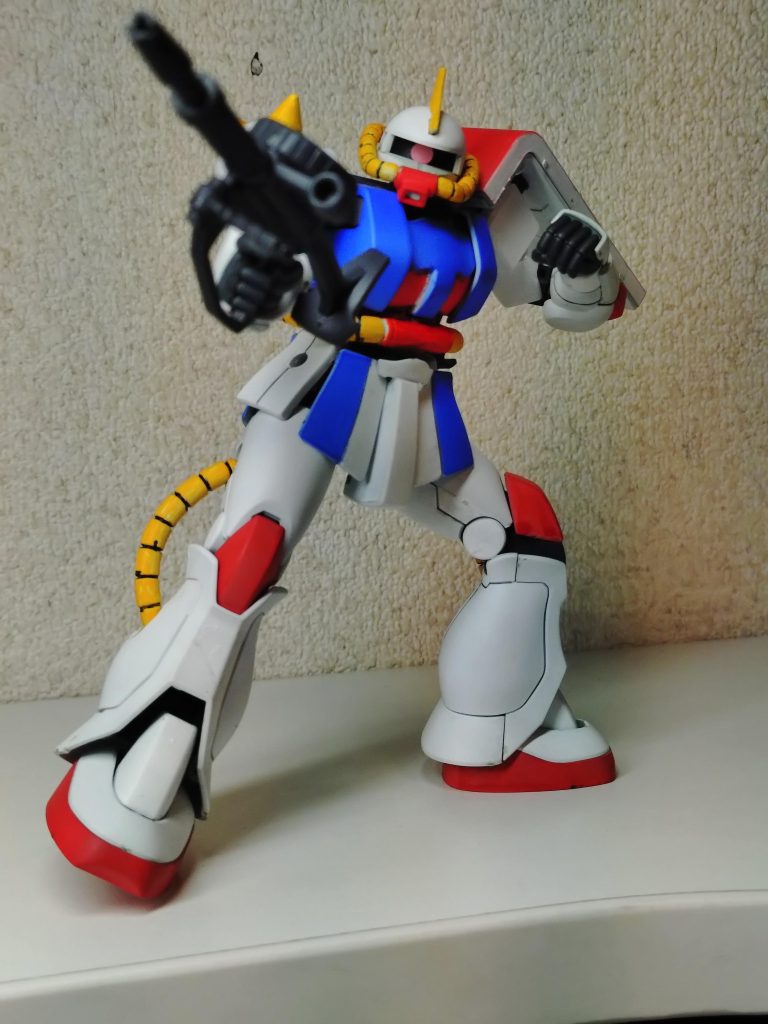 全体を白下地にして、その上から各色を重ねたので、割りと淡い感じかなとおもいましたが、つや消しトップ吹いて最終的にはハッキリとした色味がつきました。