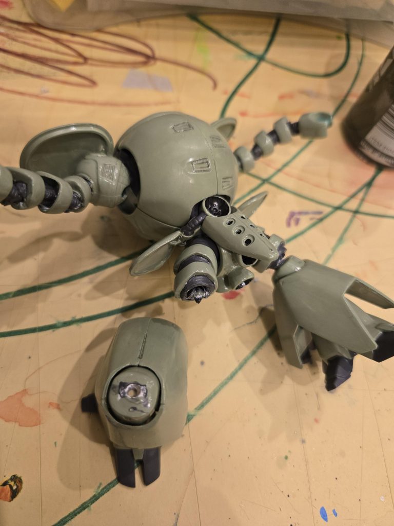 途中で埋め込んだ関節が折れるハプニングも(笑)