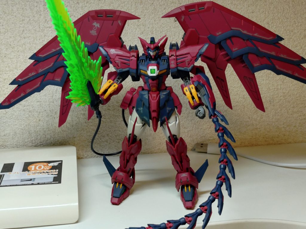 手に入れてから、しばらく積んでしまったエピオン。パチ組みですが、組んでみると改めてカッコ良いです!