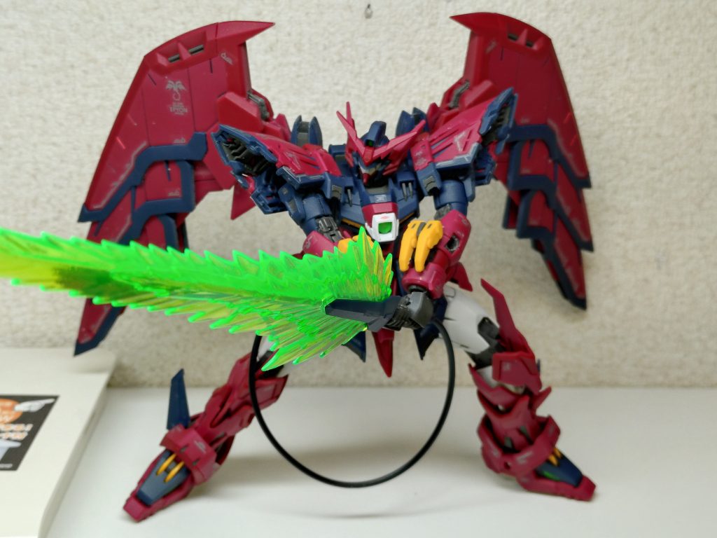 トゲトゲとした荒々しい装甲とカラーリングが相まって、禍々しさが漂う中に、ミリアルドやトレーズの高潔さや気品も感じます。