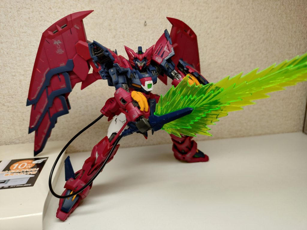 引き締まった無駄の無い体躯は、トレーズのエレガントな思想をよく表してると感じます。