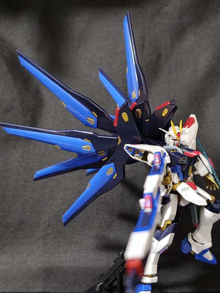 せっかくの良い機体なのにポージングが下手てすね(gundam-kao9)最後までご覧いただきありがとうございました✨