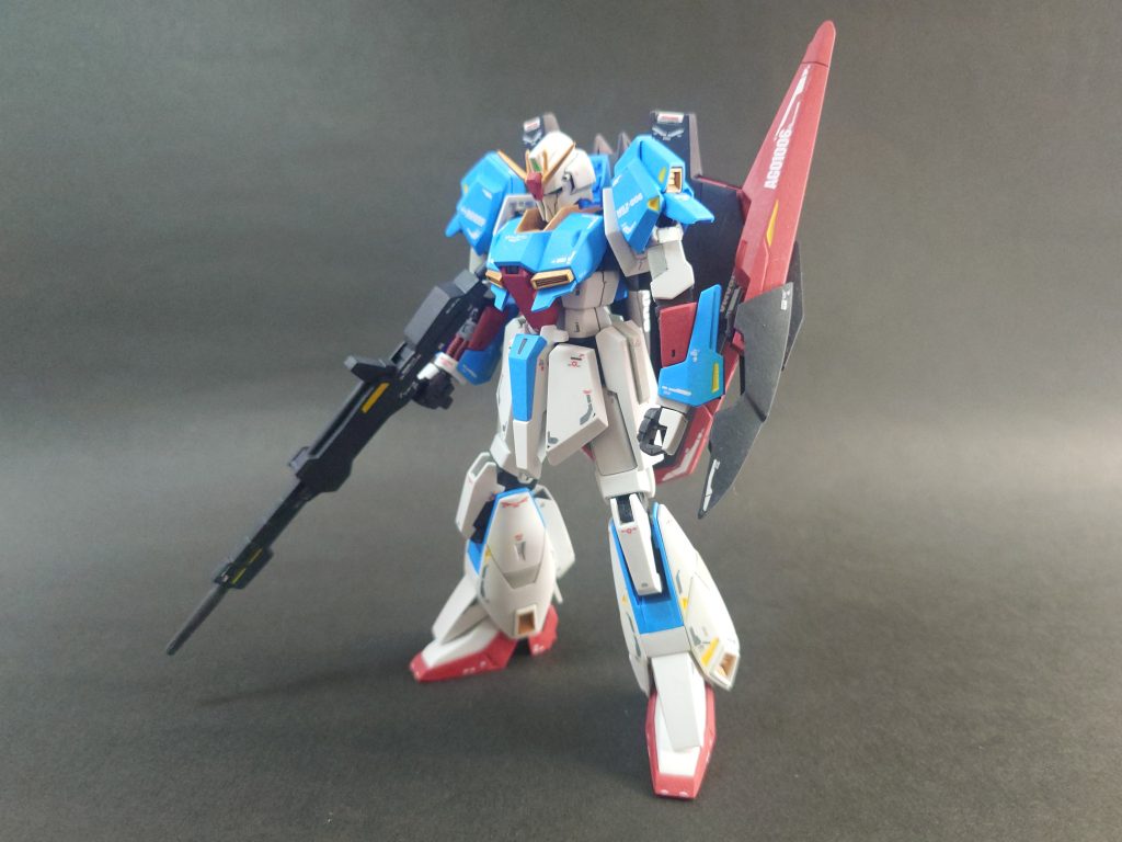 青部分をスカイブルーで塗装し、明るい印象にしました。