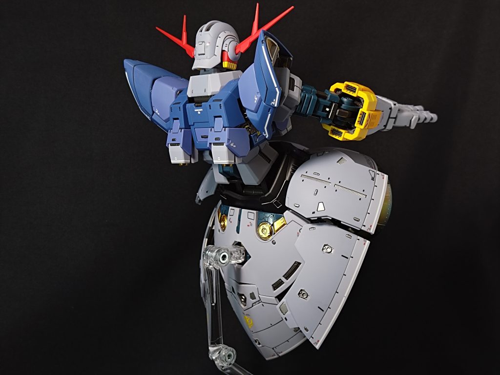 ギミックが多くあってよく出来たキットですね。作っても動かしても楽しいです。パーツ分けがしっかりしてるので、塗装もしやすいです。