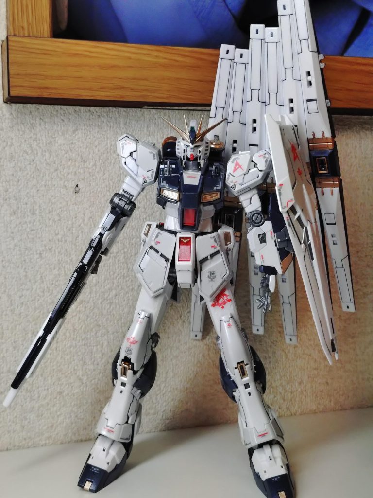 外装をホワイトパールと光沢トップで、テカテカの中に若干メタルチックな質感が出る様に…したつもり。