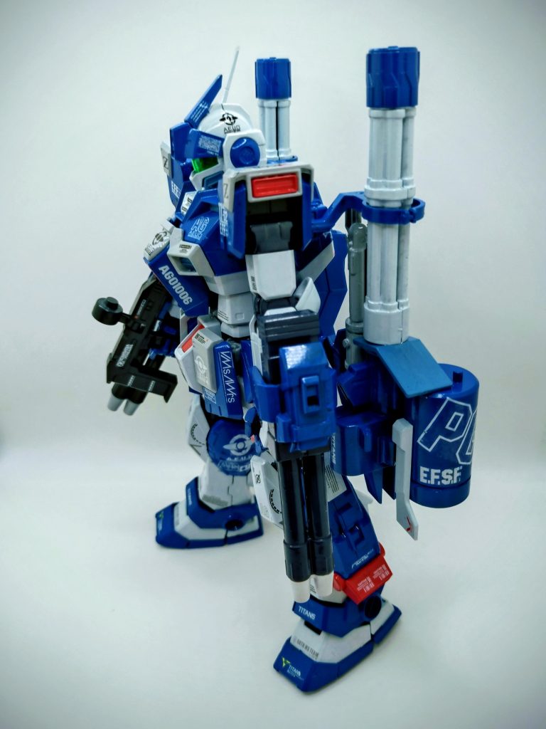 何だか、上手く自立しないので、いびつな立ち姿（笑）