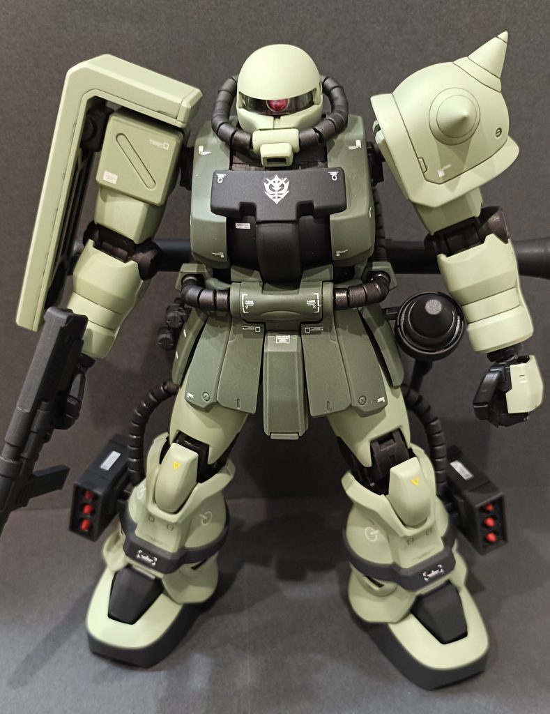 手はビルダーパーツでセンサー類はルミドームで置き換えました。