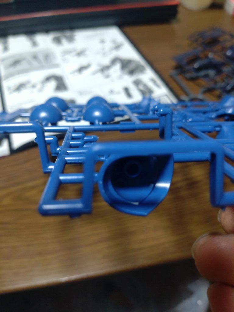 肩のアーマーパーツが一体成型になってるのが感動しました。バンダイさんの努力には本当に頭が下がる思いです。